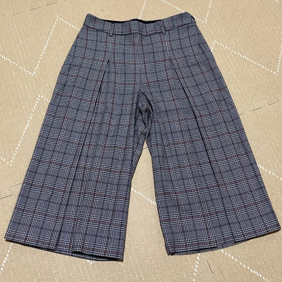 Express Cropped Culottes Pants - Picture 1 of 6